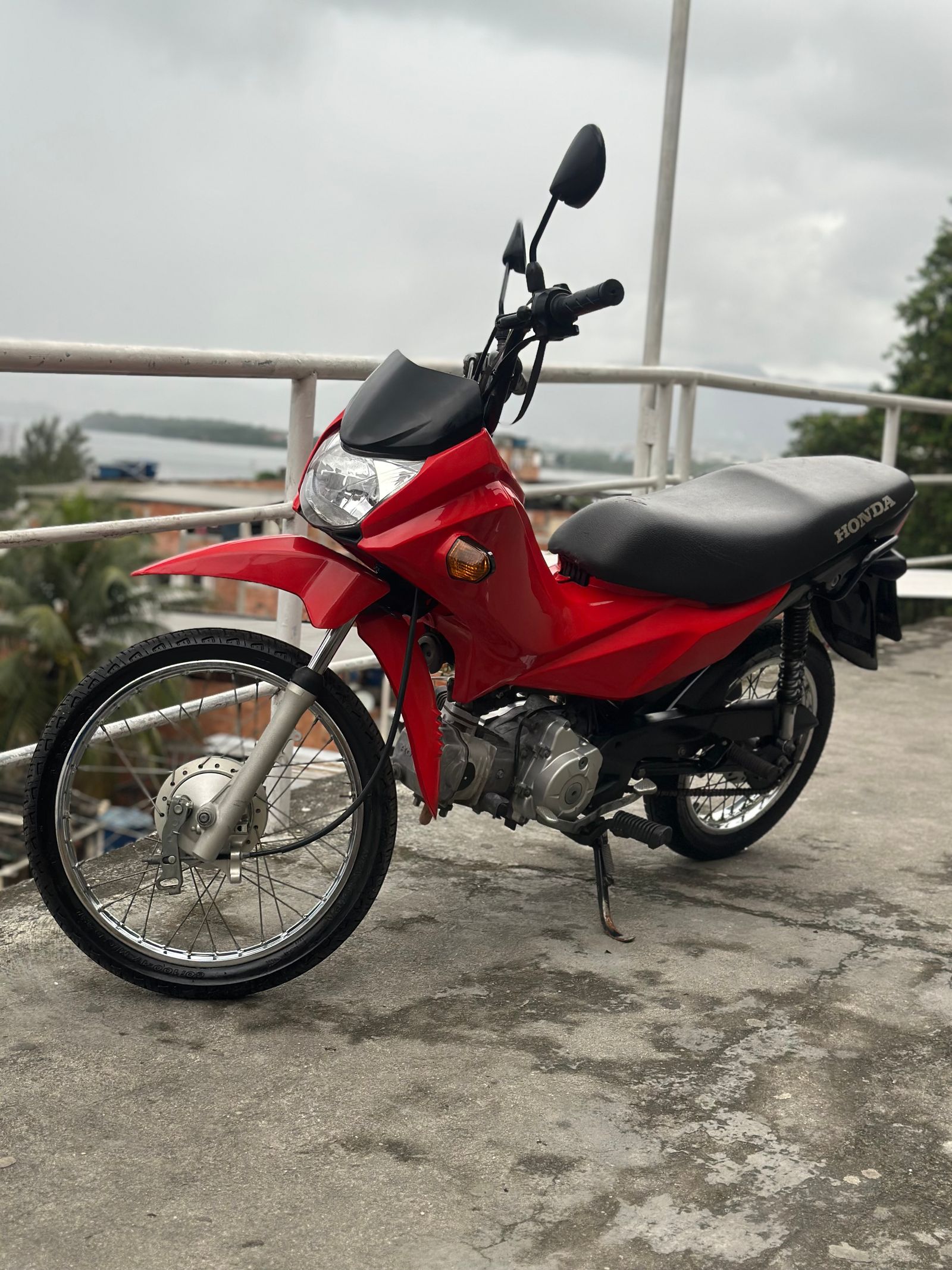 Pop 110 + bolsão + habilitação + capacete ou 10k
